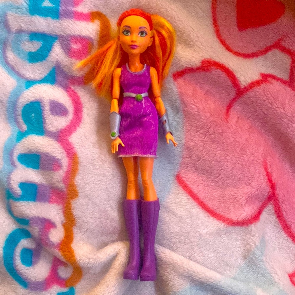 DC StarFire Action Figure